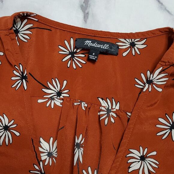 Madewell Silk Wrap in Fresh Daisies Rust Blouse - Picture 2 of 6